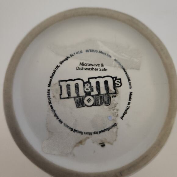 M&M Textured oversized coffee mug - Picture 5 of 5